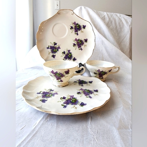 Other - Vintage Set of (2) Purple Violet Fine Porcelain Shell Shaped Plates w. Teacups